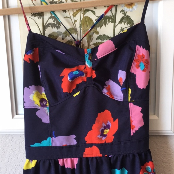 Spring dress - Picture 2 of 5